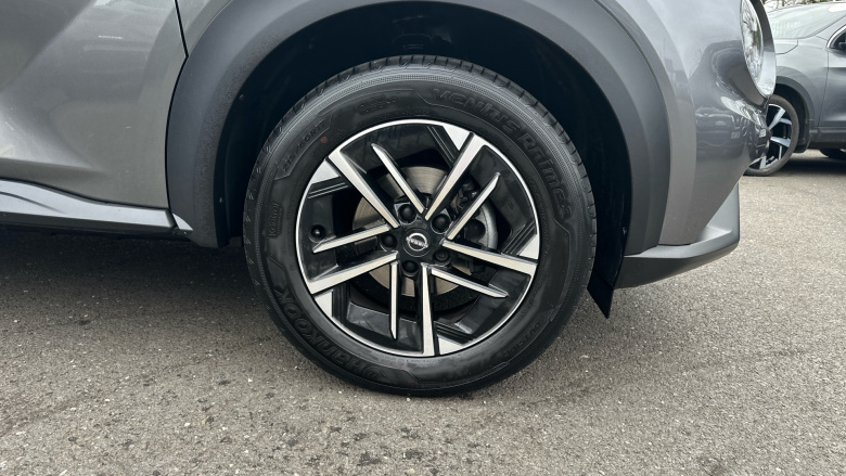 Nissan Juke 1.0 DiG-T N-Connecta 5dr DCT Petrol Hatchback